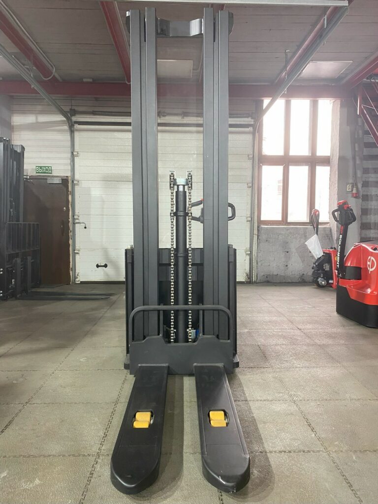 фото Самоходный электрический штабелёр EP ES12-12WA (4800 мм)