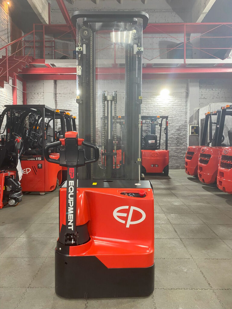 фото Самоходный электрический штабелёр EP ES12-12WA (4800 мм)